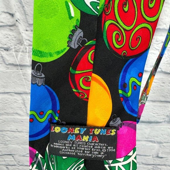 Vintage Looney Tunes Mania Silk Tie Mens 1994 Christmas Ornaments Bugs Bunny - Picture 4 of 4